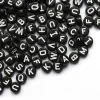 200 perles rondes en plastique - lettres alphabet - noir et blanc - 7 mm