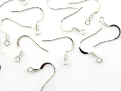 10 paires de boucles d'oreilles - crochets plats - couleur argenté clair