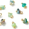10 pendentifs en verre irisé - forme triangulaire - tons verts - 8 x 6 mm