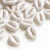 50 perles coquillages cauri en plastique - blanc