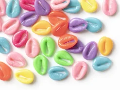 50 perles coquillages cauri en plastique - multicolore