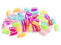 50 perles en plastique - mots flashy multicolore