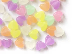 50 perles en plastique - cœurs - phosphorescent / brille dans le noir