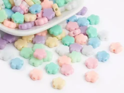 50 perles en plastique - fleurs simples pastelles - 9 mm