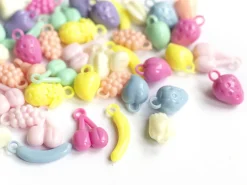 50 perles en plastique - fruits variés - pastel