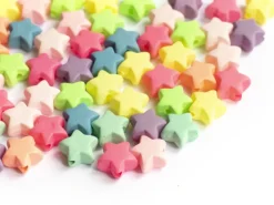 50 perles en plastique - étoiles - multicolore fluorescent - 11 mm