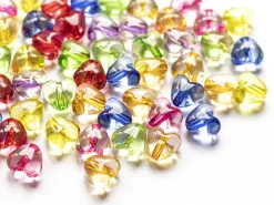 50 perles en plastique coeur - inclusion multicolore - 10 mm