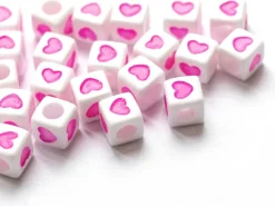 20 perles en plastique cubes symbole coeur - rose flashy - 7 mm