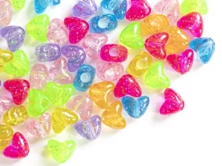 50 perles en plastique- cœurs pailletés - multicolore