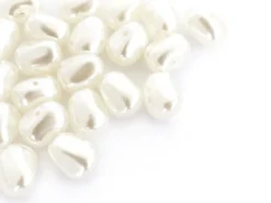 20 perles en plastique imitation perles de culture - forme irrégulière - 18 x 13 mm