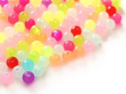 100 perles en plastique rondes 6 mm - multicolores