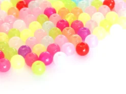 100 perles en plastique rondes 6 mm - multicolores