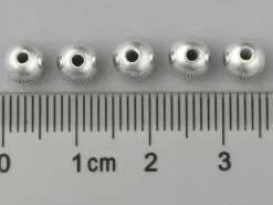 100 perles en plastique rondes - 6 mm - argenté