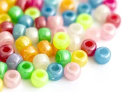 100 perles en plastiques basiques pour enfants - couleurs nacrées - 9x6 mm