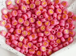 200 perles lettres dorées – Rose Indien