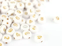 200 perles rondes en plastique - chiffres - blanches et dorées