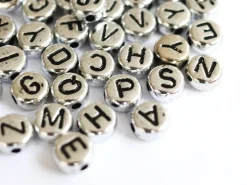 200 perles rondes en plastique - lettres alphabet - argenté et noir