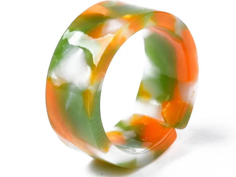Bague en résine transparente effet écaillé - Couleur aléatoire
