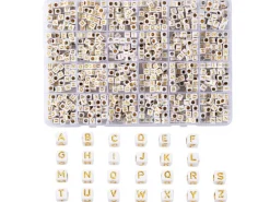 Boite de 934 perles carrées en plastique - lettres alphabet - dorées et blanches