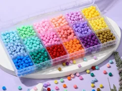 Boîte de 1500 perles - 18 couleurs de perles opaques en plastique - 6 x 5 mm