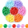 Boîte de 490 perles opaques rondes - 7 couleurs - 6 mm