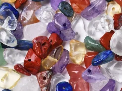 Boîte de perles de pierres précieuses mélangées