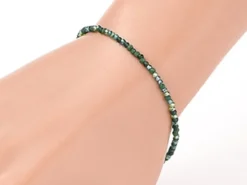 Bracelet en perles facétées - vert foncé