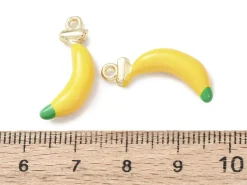 Breloque banane émaillée - doré