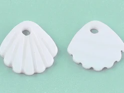 Breloque coquillage en nacre