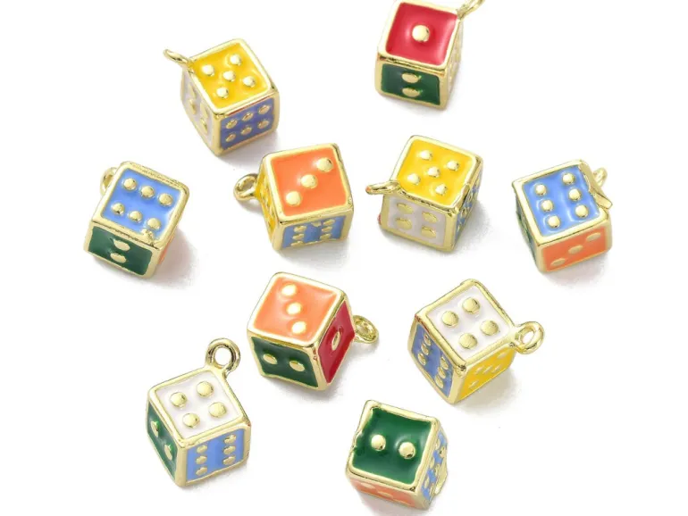 Breloque dé émaillé multicolore