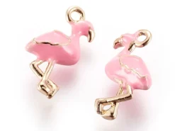 Breloque flamant rose émaillée rose en laiton doré – Touche tropicale pour bijoux DIY