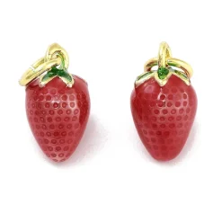 Breloque fraise émaillée en laiton doré à l’or fin