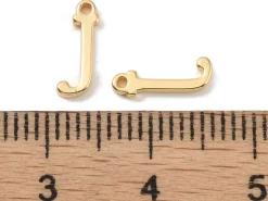 Breloque lettre J en laiton plaqué or 18 K