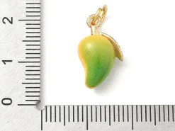 Breloque mangue émaillée - laiton doré