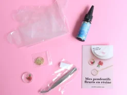 DIY Bijouterie - Mes pendentifs fleuris en résine