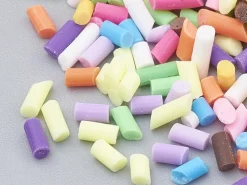 Faux vermicelles couleurs vives pour pâte fimo ou résine.