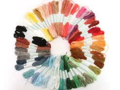 Lot de 50 échevettes- couleurs assorties