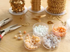 Lot de 50 perles à facettes en verre 4x6 mm - beige