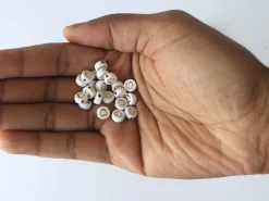 Lot de 20 perles rondes - Coeurs dorés