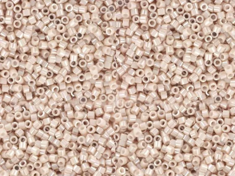 Miyuki Delicas 11/0 - Opaque pink champagne ceylon 1535