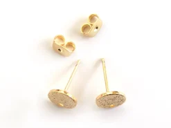 Paire de puces d'oreilles avec plateau pampille - dorée à l'or fin 18K