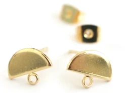 Paire de puces d'oreilles avec plateau demi-cercle - dorée à l'or fin 18K