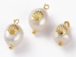 Pendentif perle de culture - Avec décoration coquillage doré - 13 x 9 mm