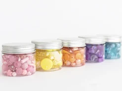Pot de perles en plastique - nuances de violet