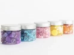 Pot de perles en plastique - nuances de violet