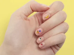 Stickers Nail art Yummy - Set de 120 stickers ongles OMY
