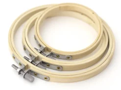 Tambour à broder bois clair - 10 cm